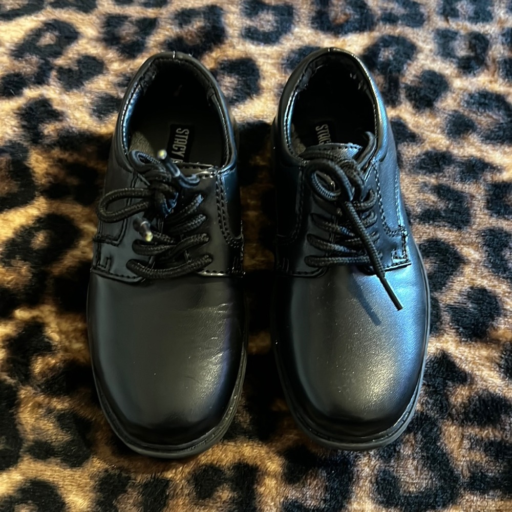 (WORN ONCE) TODDLER BOYS BLACK DRESS SHOES